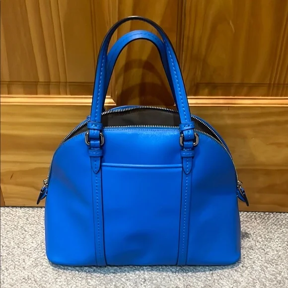 Beautiful Coach Blue Leather Handbag - Picture 4 of 11